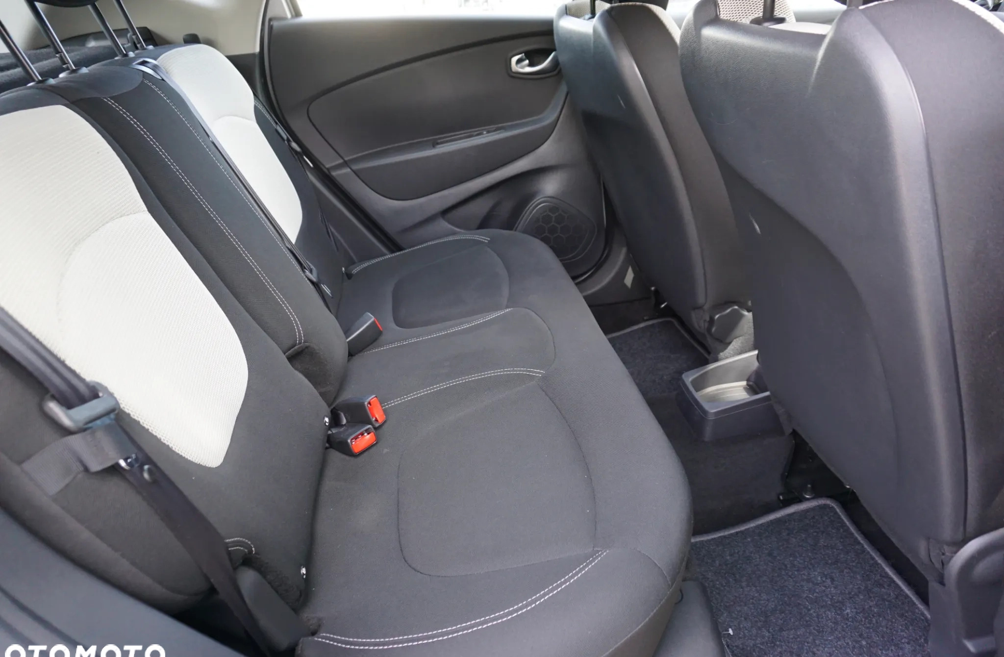 Renault Captur cena 59900 przebieg: 36000, rok produkcji 2019 z Praszka małe 172